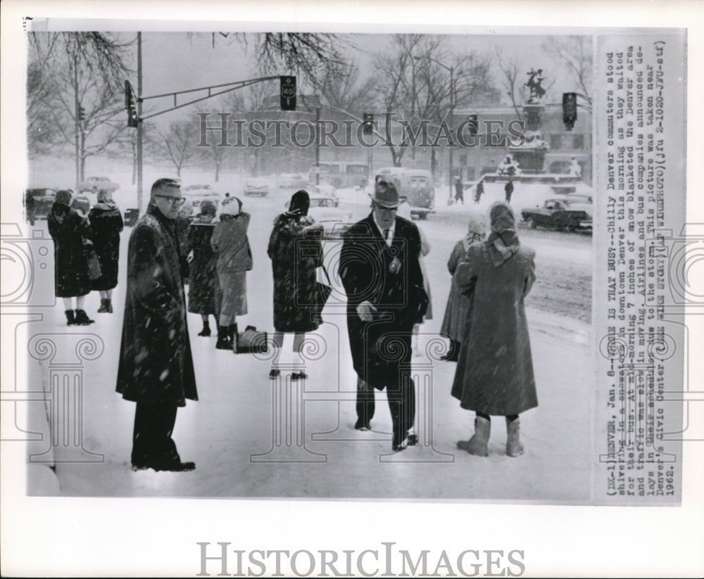 1962 Press Photo The chilly Denver commuters during a snow storm morning - Historic Images