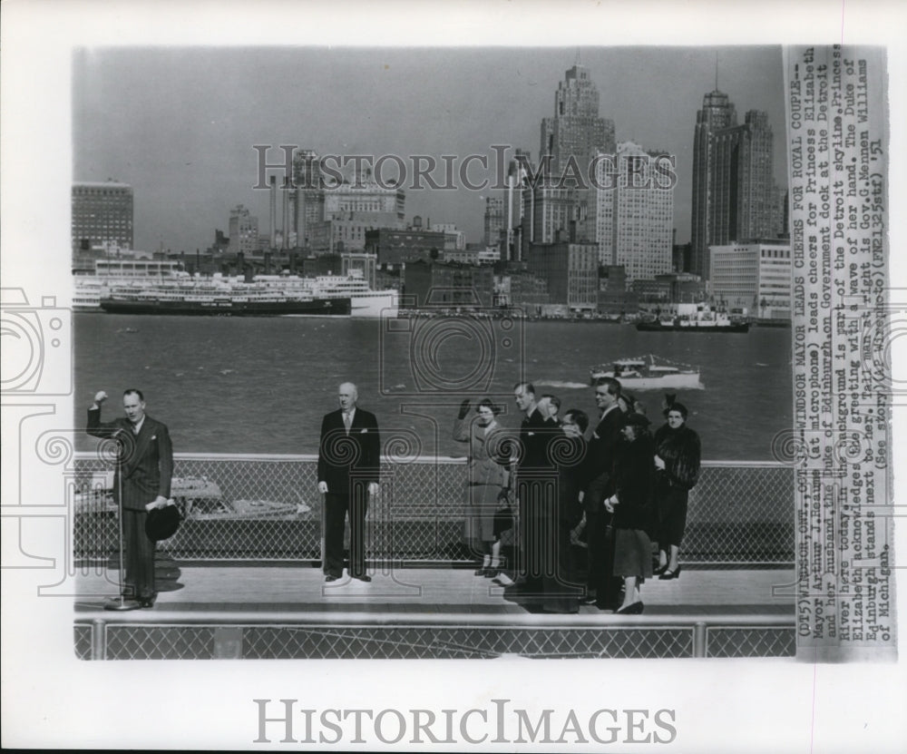 1951 Mayor Reaume welcomes Princess Elizabeth and husband - Historic Images