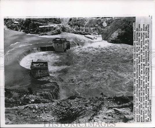 1958 The hydro electric dam site at Kariba in South Africa - Historic Images