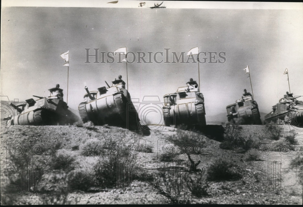 1942 Press Photo These fast, hard-hitting M-3 medium tank are among those that - Historic Images