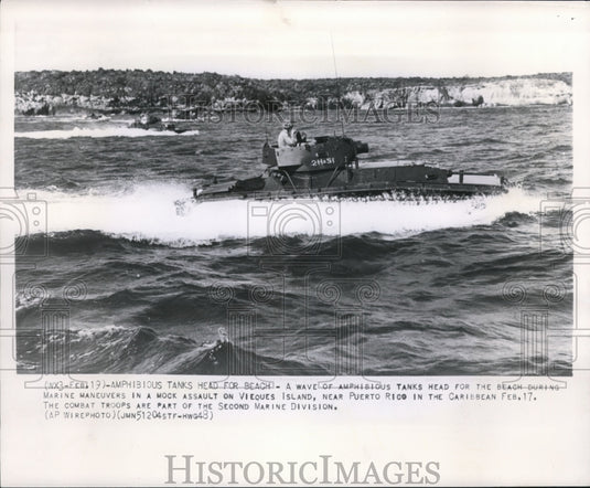 1948 Press Photo Amphibous Tanks head the Beach during Manuevers Vieques Island - Historic Images