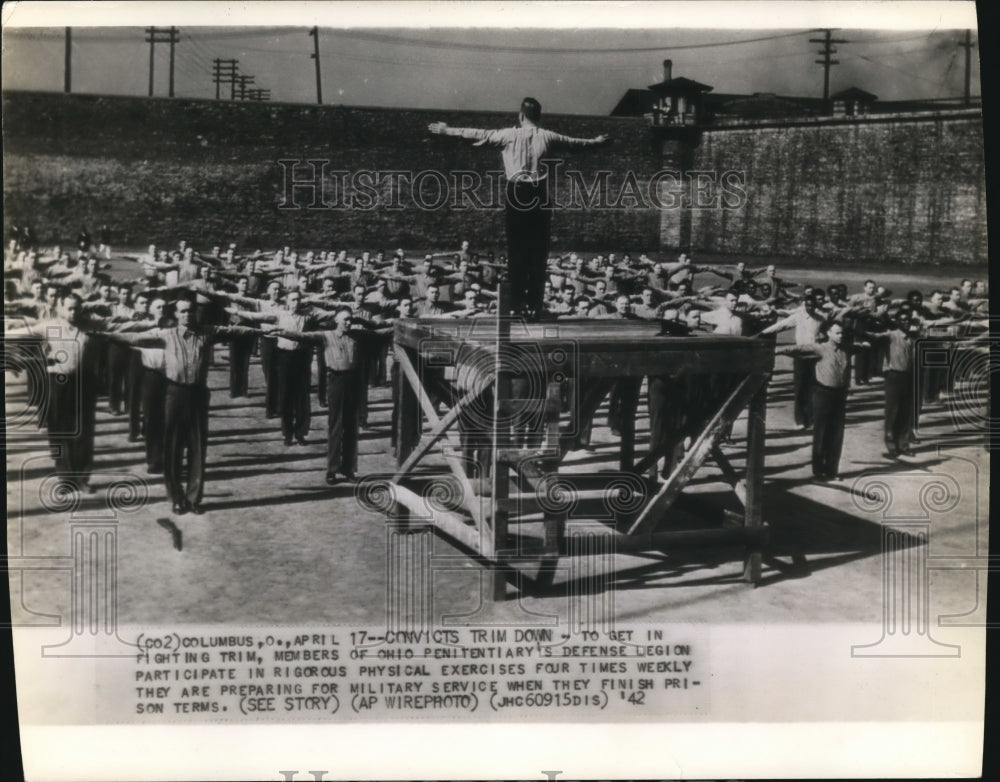 1942 Press Photo The Ohio Penitentiary defense legion during the exercise time - Historic Images