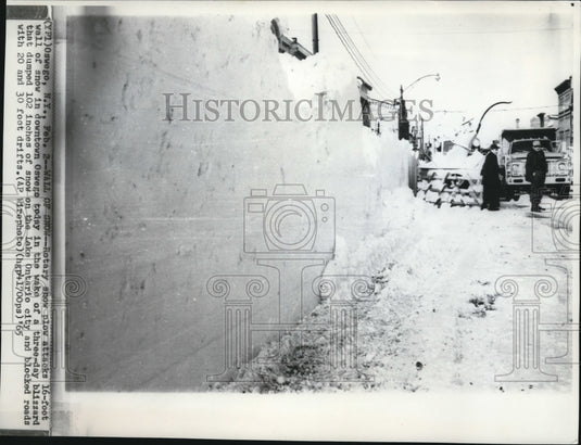 1966 Wire Photo The wall of snow in downtown Oswege - cvw09876 - Historic Images