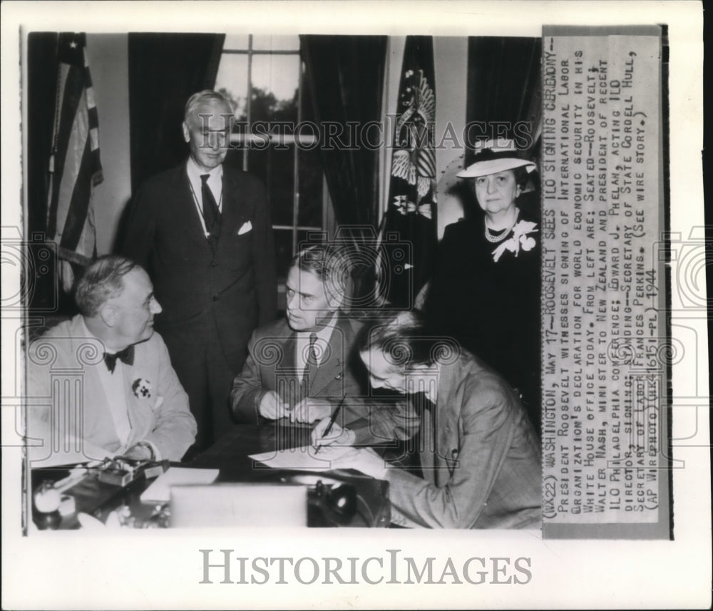 1944 Pres. Roosevelt sees ILO signing ceremony at White House - Historic Images