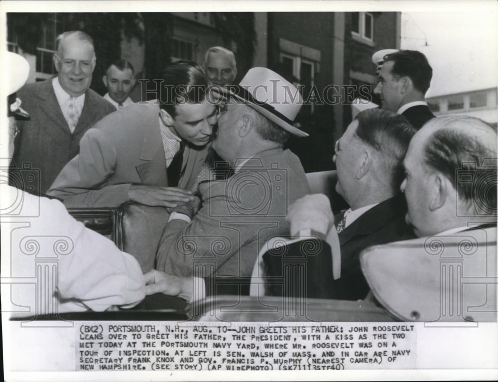 1940 Press Photo John Roosevelt Greet His Father the President - Historic Images