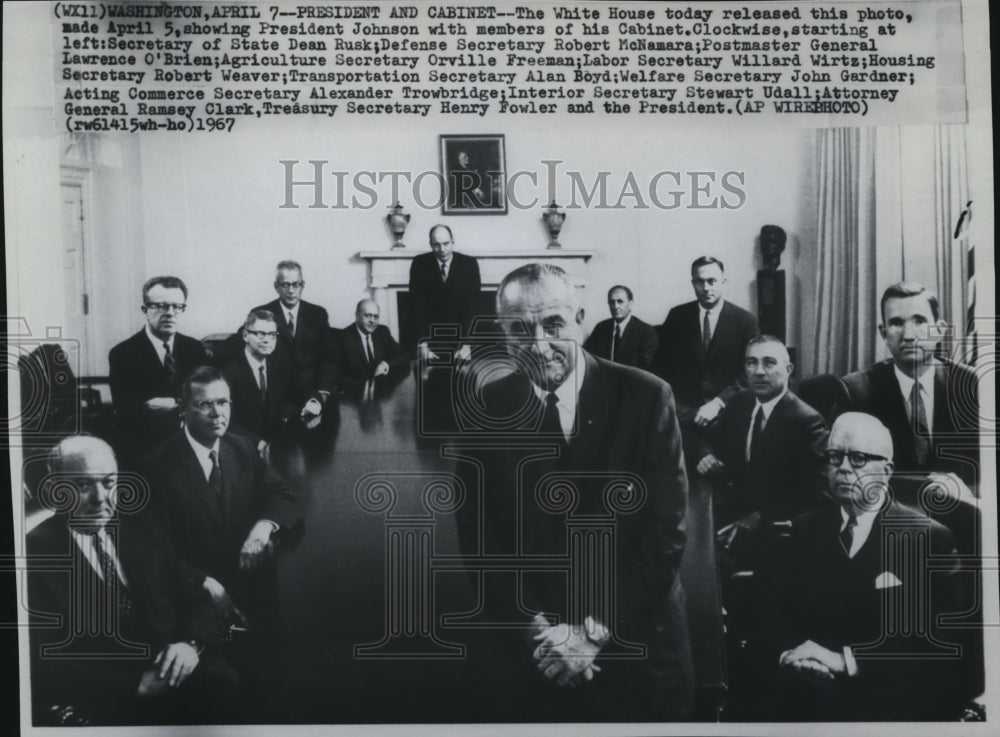 1967 Press Photo Pres Johnson with members of the Cabinet at White House - Historic Images