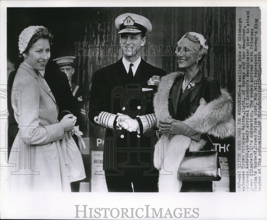 1953 Press Photo Duke of Edinburgh welcomes Crown Princess Martha&daughter - Historic Images