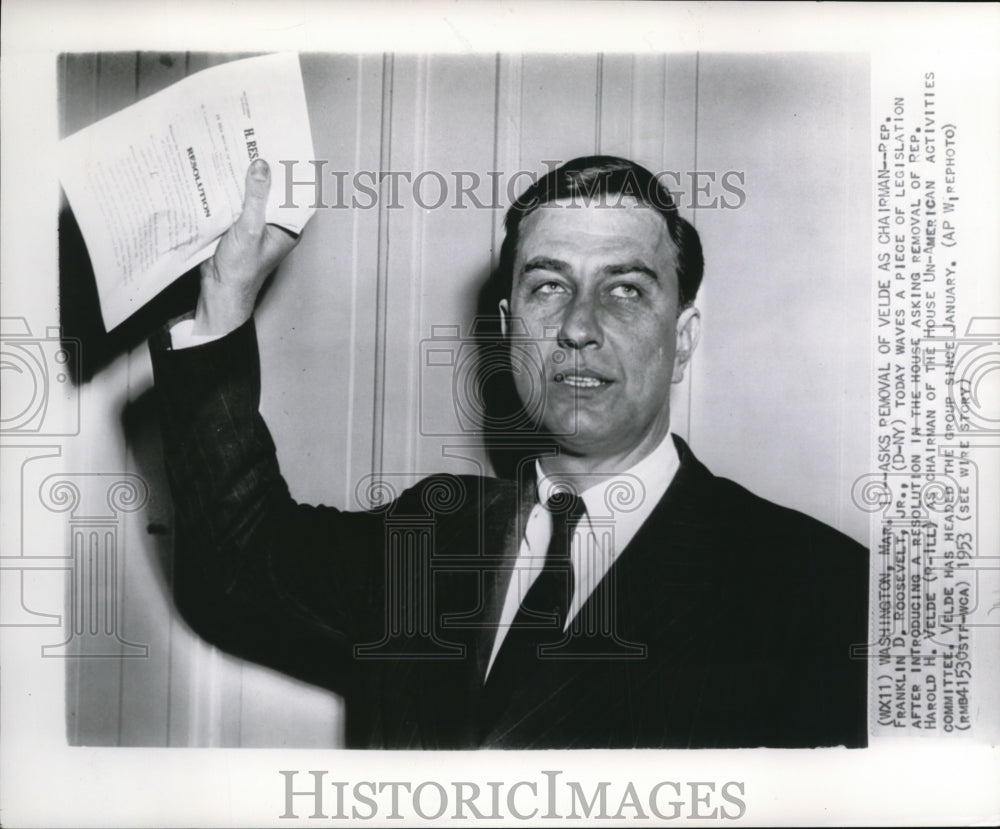 1953 Press Photo Rep. Franklin Roosevelt, Jr. at Court House - Historic Images