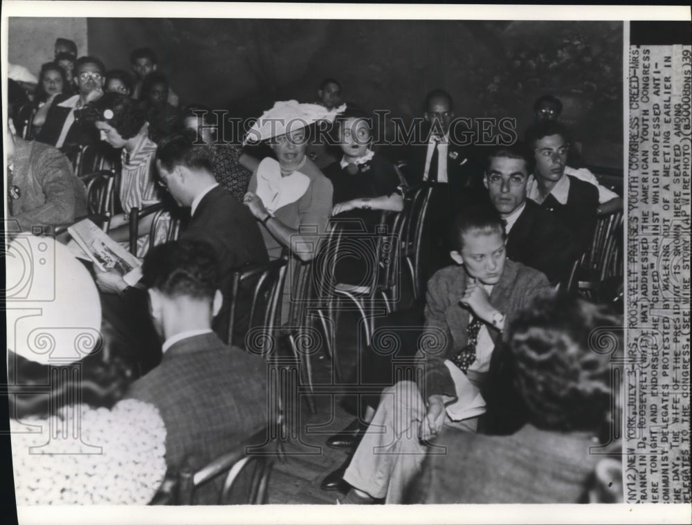 1939 Press Photo Mrs. Franklin D. Roosevelt at American Youth Congress. - Historic Images