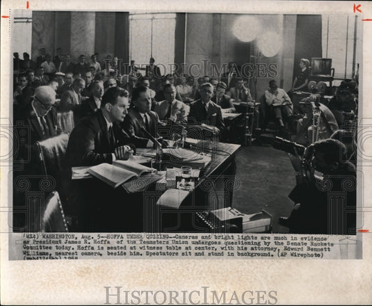 1958 Press Photo Cameras and bright lights as President James R. Hoffa - Historic Images
