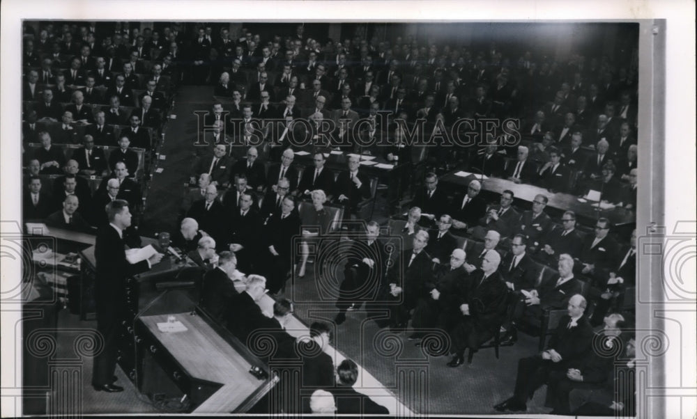 1961 Press Photo Kennedy&#39;s 1st message to Congress at Capitol in Washington - Historic Images