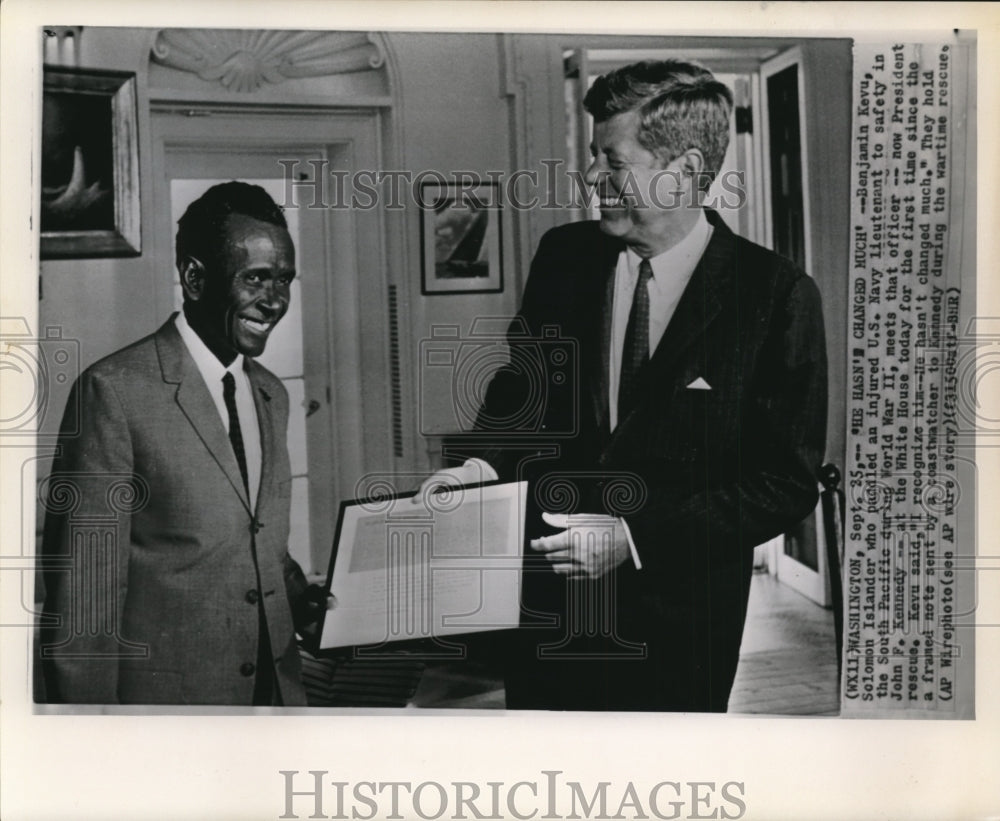 1967 Press Photo Benjamin Kevu, Solomon Islander who paddled an injured U.S - Historic Images