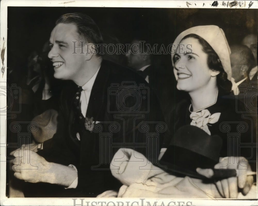 1938 Press Photo Mrs. and Mrs.  Elliot Roosevelt at Golden Gloves Tournament. - Historic Images