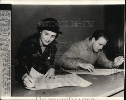 1936 Press Photo Elliot Roosevelt voted straight for Democrat at rural precinct. - Historic Images