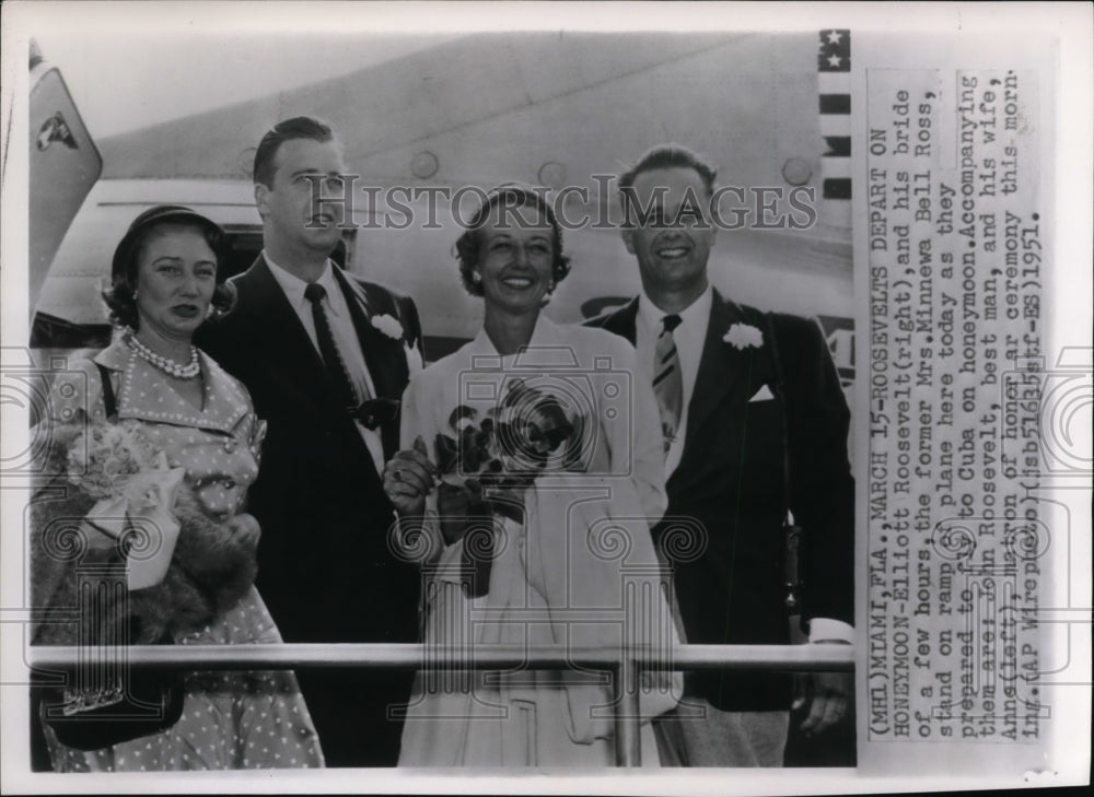 1951 Wire Photo Elliott Roosevelt & bride Mrs Minnewa Bell Ross for honeymoon - Historic Images