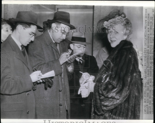 1942 Press Photo Mrs. Rickenbacker overjoyed after the rescue of her husband - Historic Images