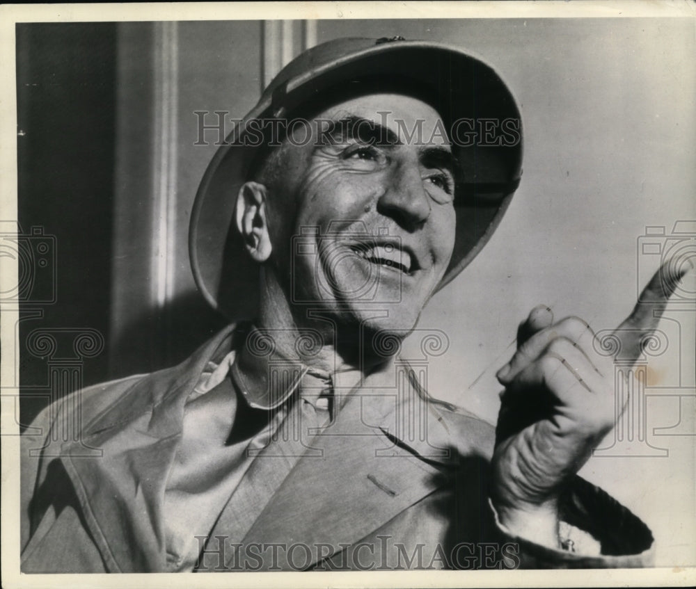 1942 Press Photo Rickenbacker arrives in San Francisco after rescue in Pacific - Historic Images