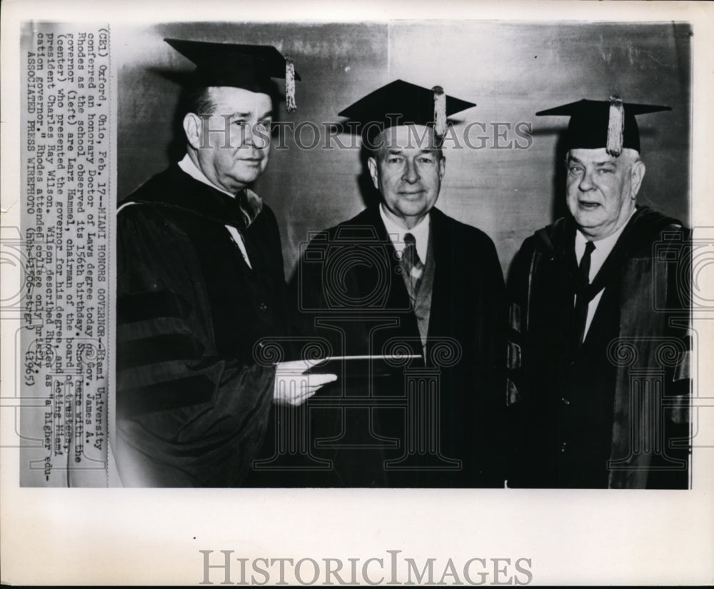 1965 Press Photo Gov James Rhodes, Chairman Larz Hammel &amp; acting Pres Wilson - Historic Images