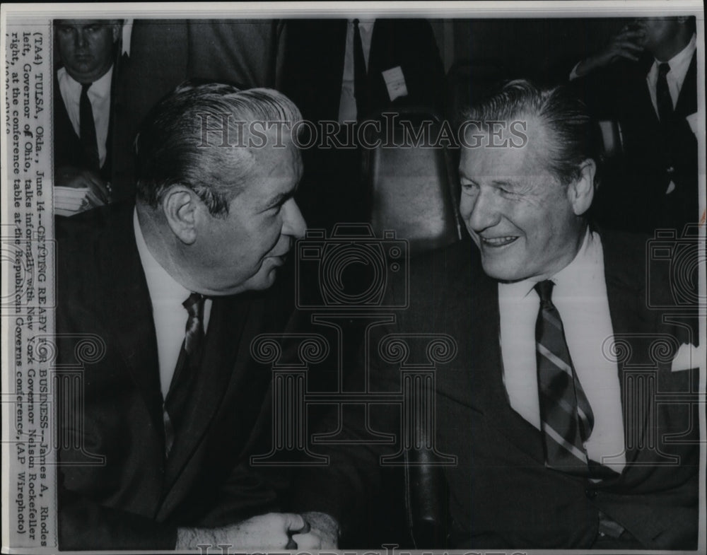 1968 Press Photo Rhodes talks with Rockefeller at Republican Governs conference - Historic Images