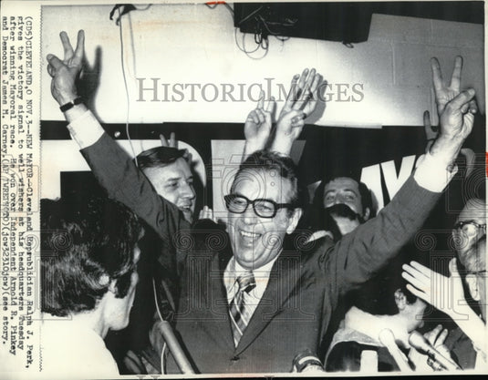 1971 Press Photo Ralp J. Perk, new mayor won over Pinkey and Carney - Historic Images