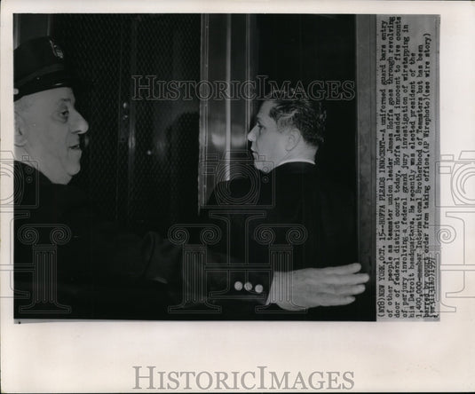 1957 Press Photo Hoffa pleads innocent at Federal District Court - Historic Images