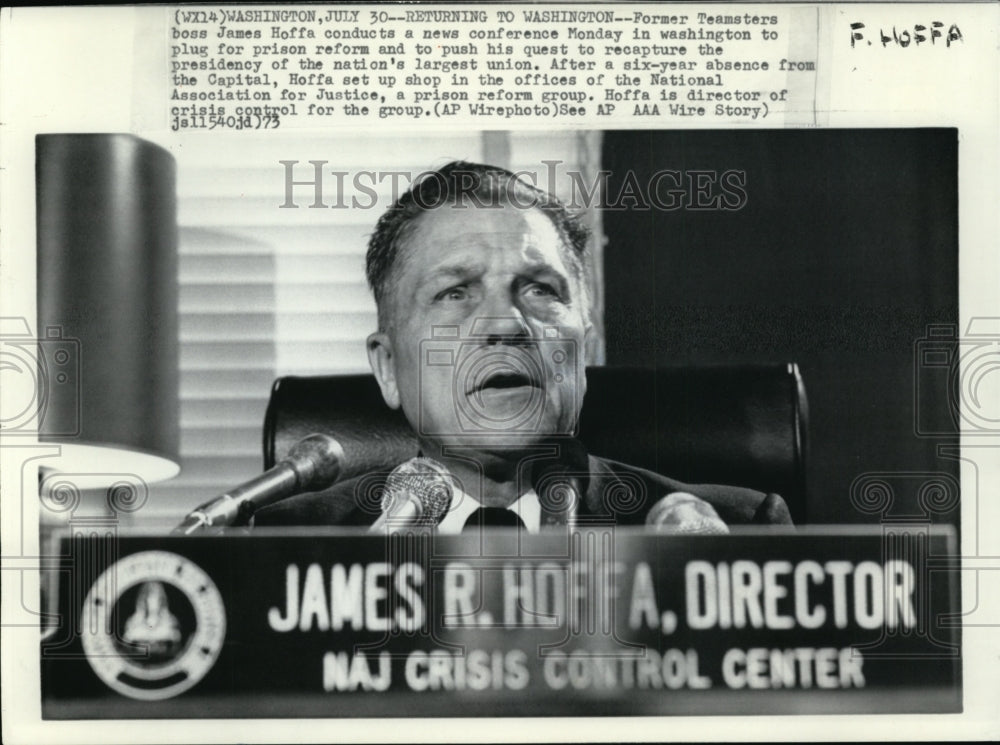 1973 Press Photo Former teamsters boss James Hoffa conducts a news conference - Historic Images