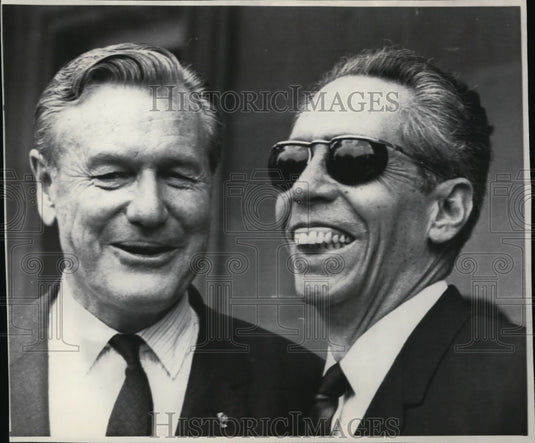 1969 Press Photo Mexico's President Gustavo Diaz Ordaz wearing dark glasses - Historic Images