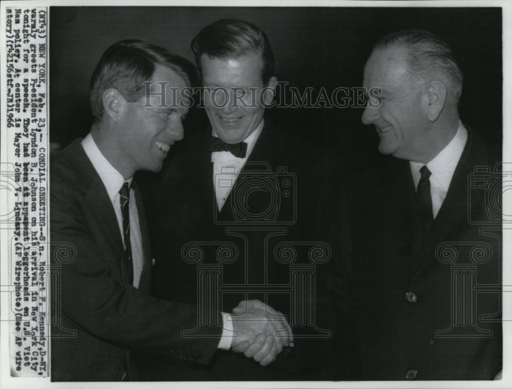 1966 Press Photo Sen.Robert F.Kennedy Greets Pres.Lyndon B.Johnson in NY City - Historic Images