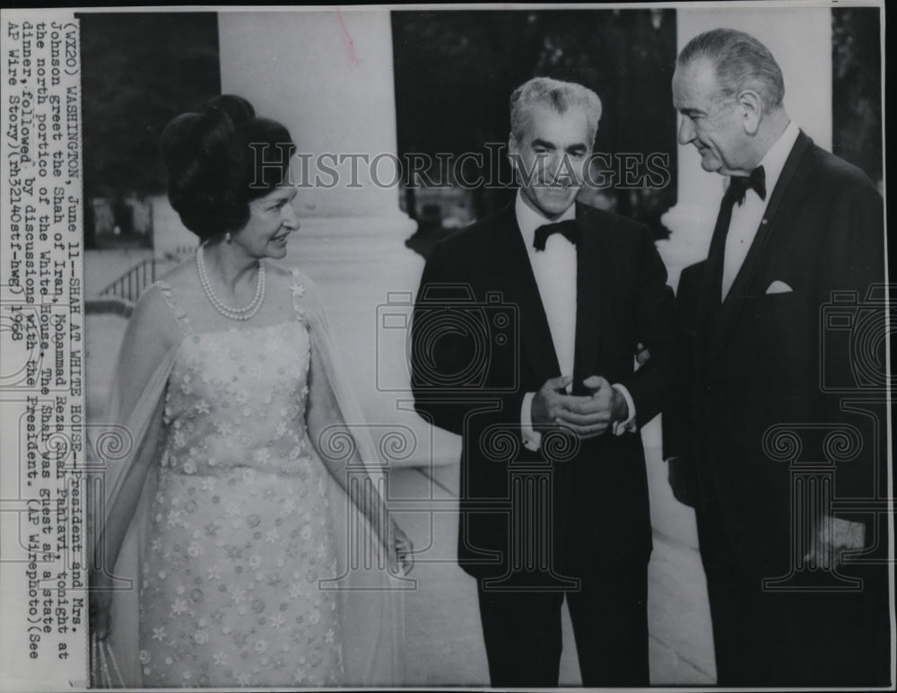 1968 Press Photo President and Mrs.Lyndon Johnson greets the Shah of Iran. - Historic Images