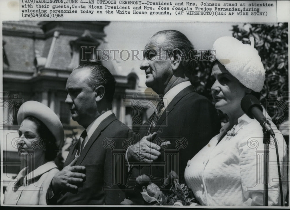 1968 Press Photo President and Mrs. Johnson stand at attention with their guests - Historic Images