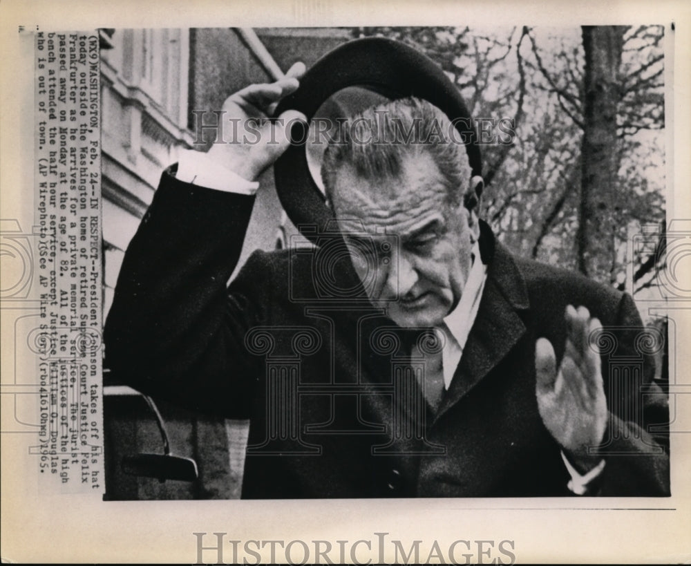 1965 Press Photo Pres Johnson at retired Supreme Court Justice Felix Frankfurter - Historic Images