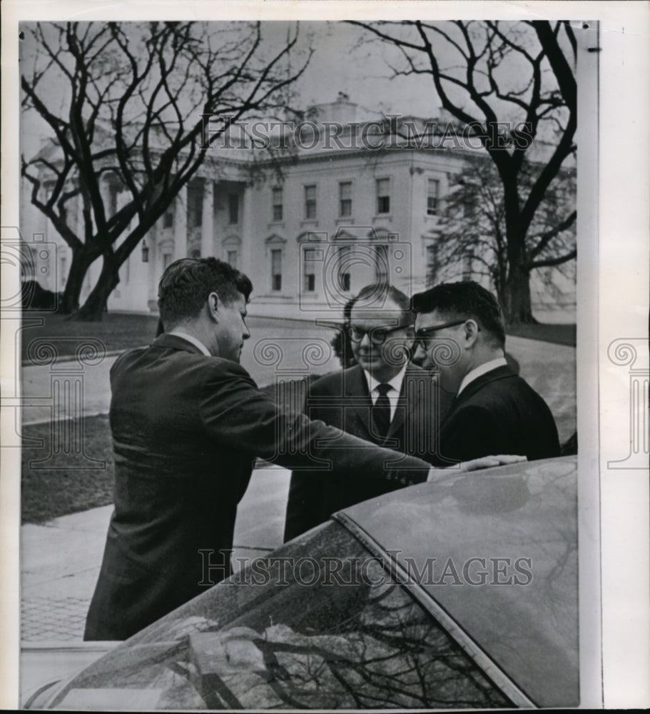 1961 Pres. Kennedy Spent a Moment with Two Guests from Winconsin - Historic Images