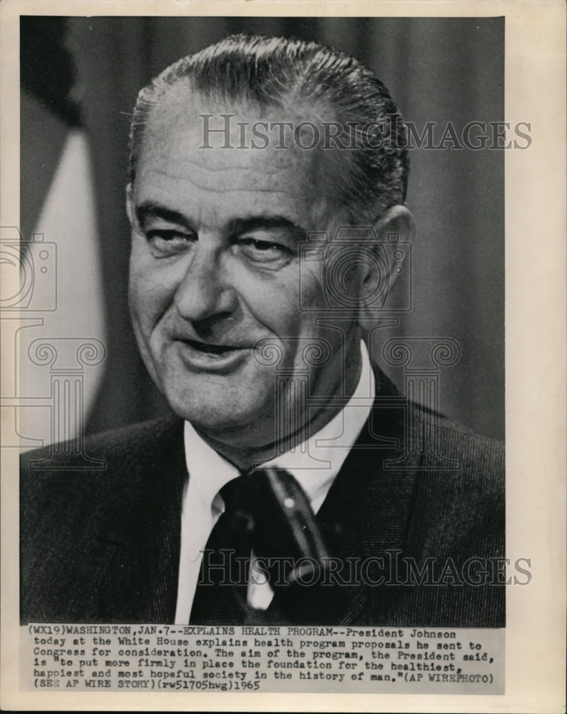 1965 Press Photo Pres Johnson at White House explains health program proposals - Historic Images