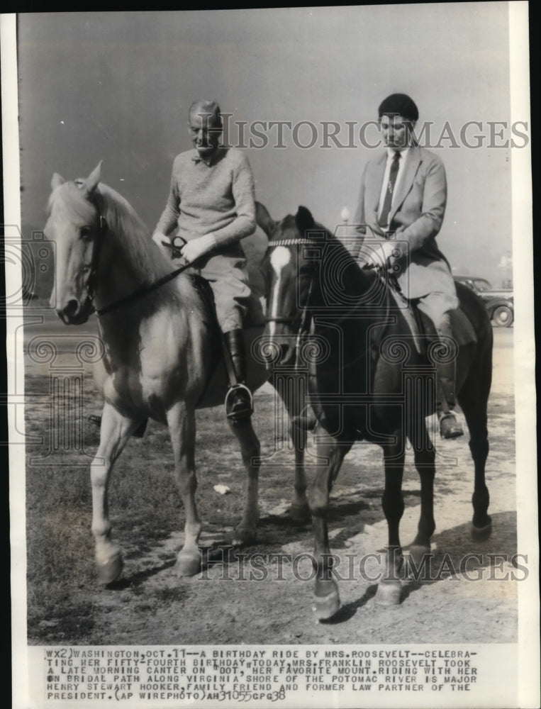 1938 Press Photo Mrs Franklin Roosevelt on birthday ride on Dot, favorite mount - Historic Images