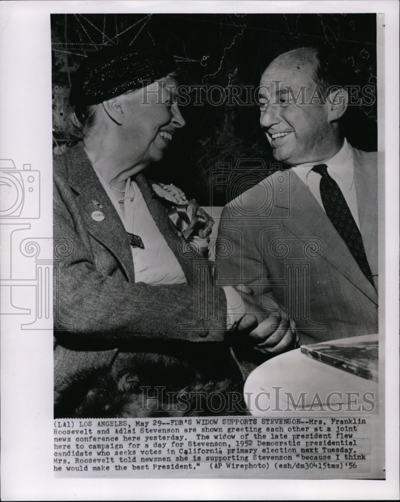 1956 Press Photo Mrs. Roosevelt &amp; Stevenson greets each other at news conference - Historic Images