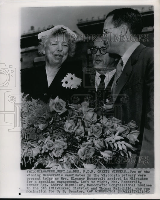 1952 Press Photo Mrs. Roosevelt greets Biemiller&Fairchild at Milwaukee - Historic Images