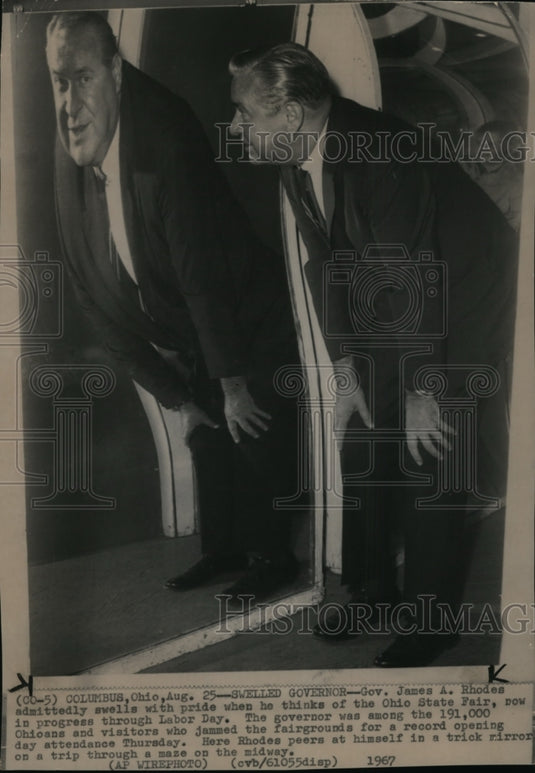 1967 Press Photo Gov. James A. Rhodes admittedly swells with pride - Historic Images