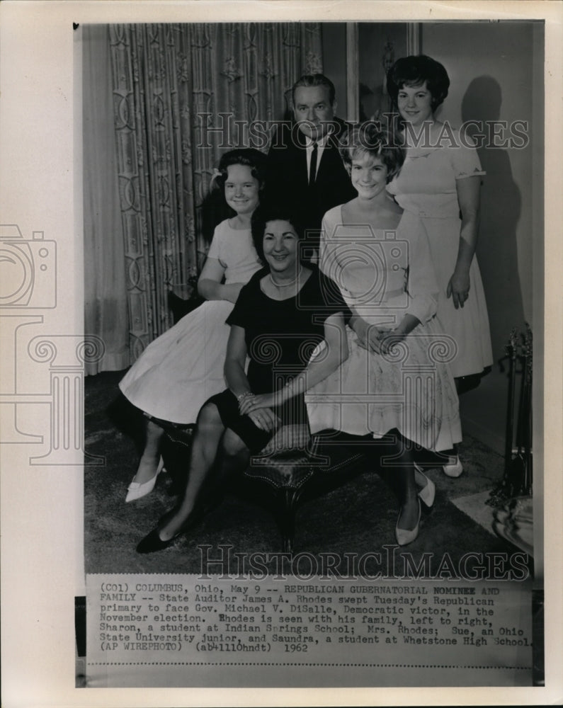 1962 Press Photo Ohio State Auditor James A. Rhodes and his family - Historic Images