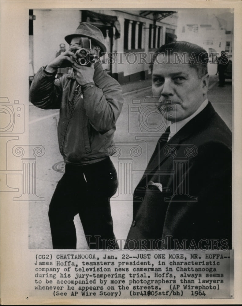 1934 Press Photo James Hoffa Appears On Street With Photographers - Historic Images