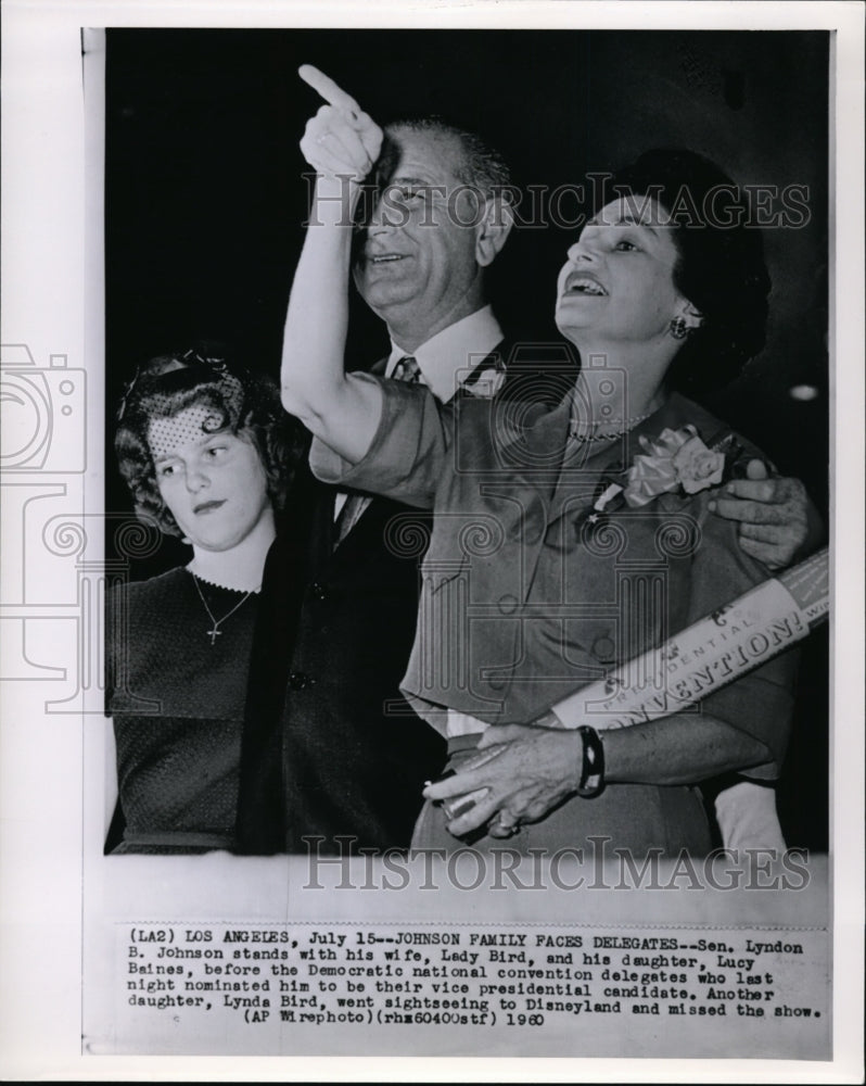 1960 Press Photo Sen. Johnson and family faces the delegates - Historic Images