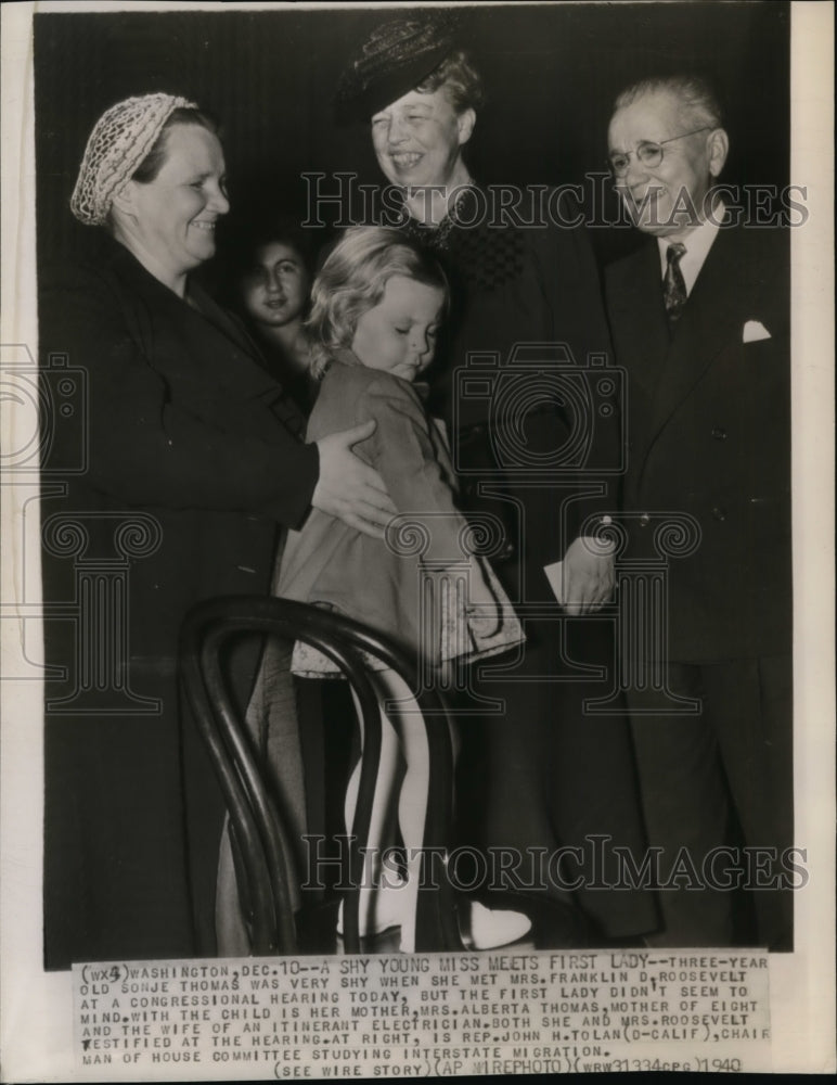 1940 Press Photo Sonje Thomas was very shy when she met Mrs. Franklin D. - Historic Images