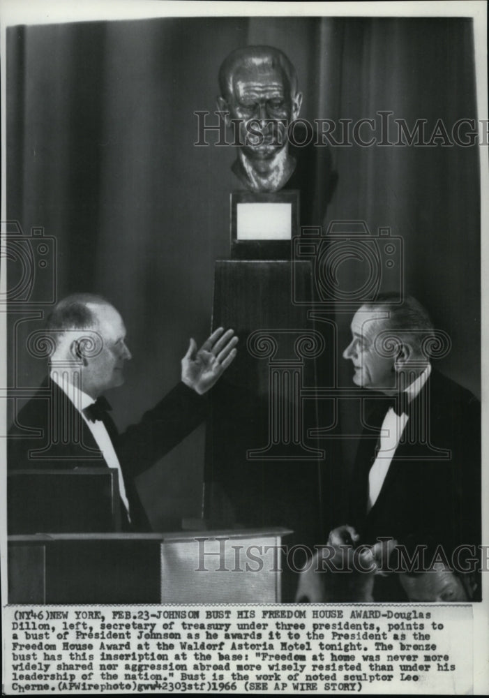 1966 Press Photo Douglas Dillon Points a Bust to Pres.Johnson - Historic Images