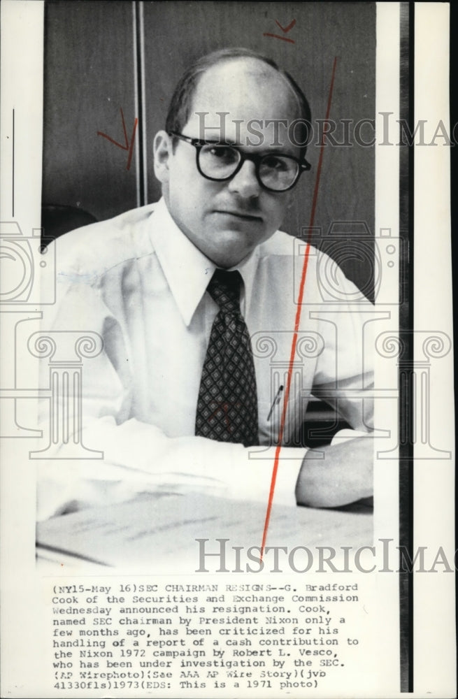 1973 Press Photo SEC Chairman Bradford Cook announced his resignation - Historic Images