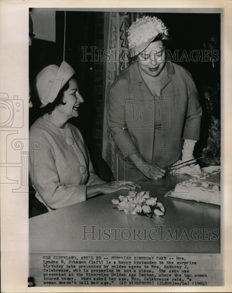1964 Press Photo The surprise birthday cake for Celebrezze at Golden Age Center - Historic Images