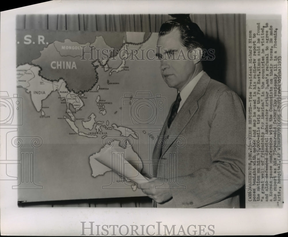 1953 Press Photo V.P. Nixon poses in his Radio-TV report - Historic Images