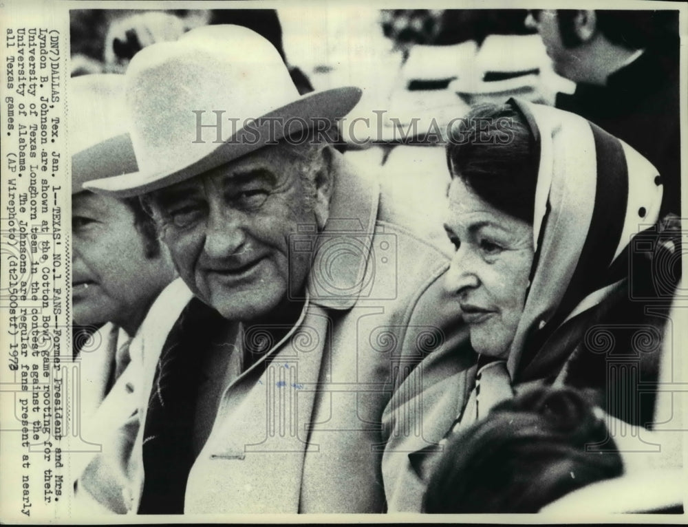 1973 Press Photo Former President And Mrs Lyndon Johnson At Cotton Bowl Game - Historic Images