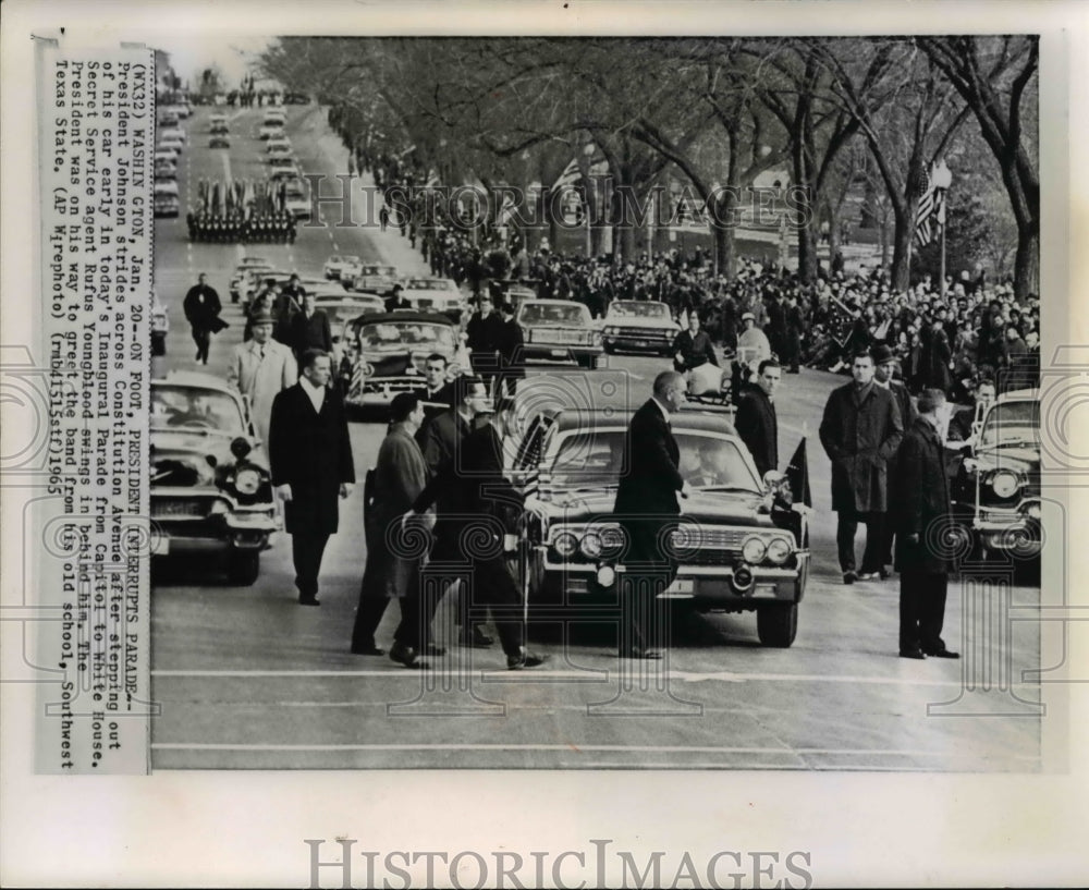 1965 Press Photo Pres.Johnson Strides Across Constitution Avenue - Historic Images