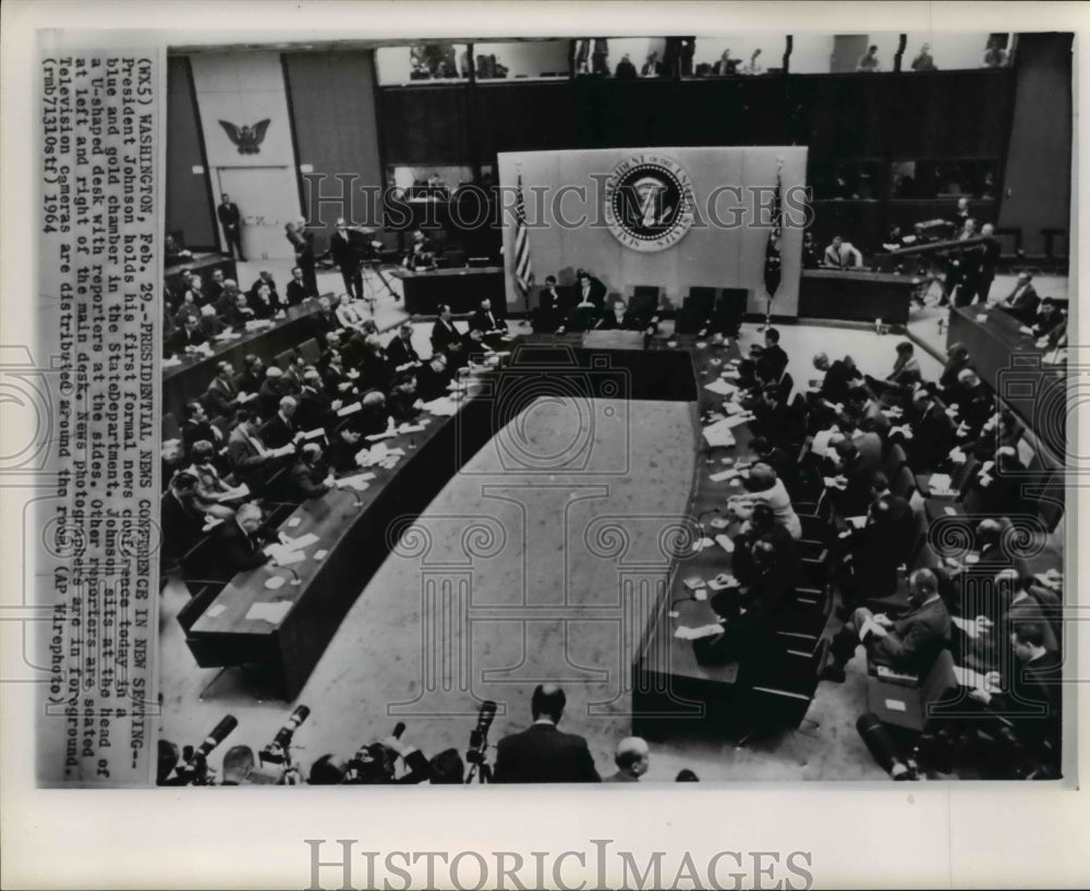 1964 Press Photo President Johnson holds his first formal news conference - Historic Images