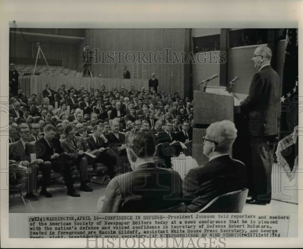 1964 President Johnson at the news conference - Historic Images