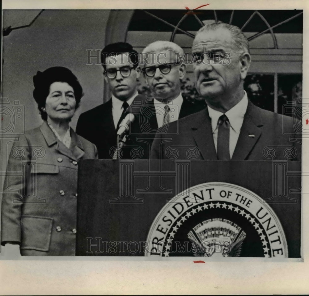 1965 Press Photo Pres. Johnson announces appointment of Goldberg to be US Amb. - Historic Images